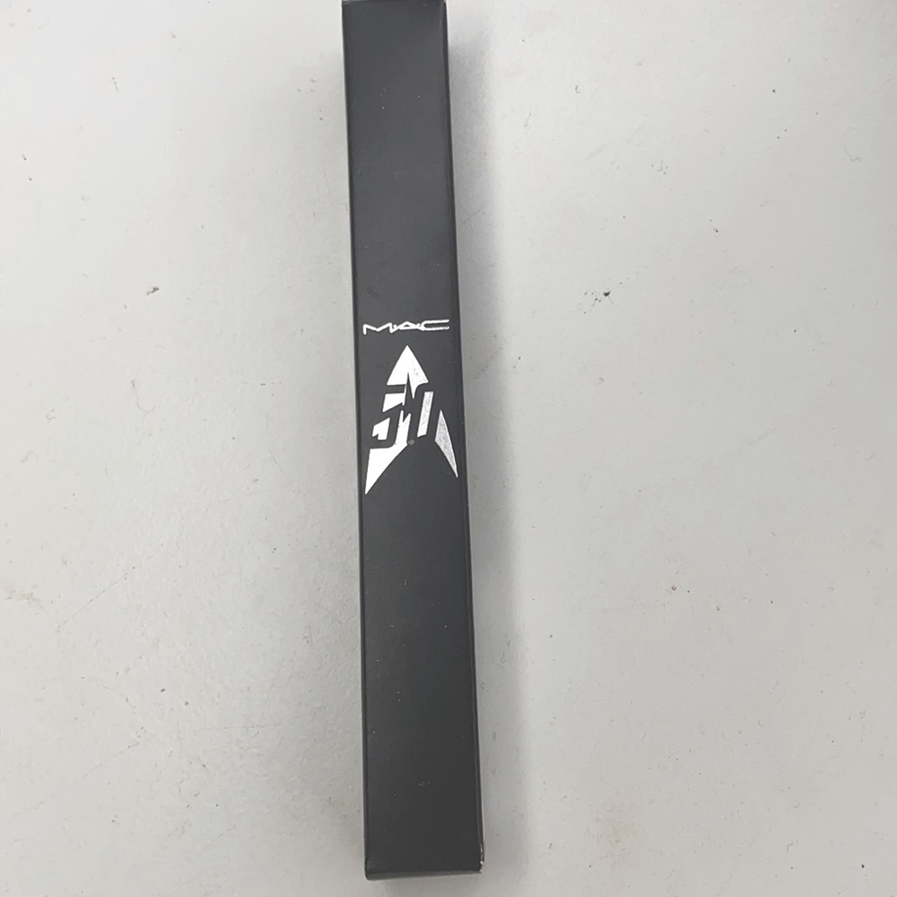 LIMITED EDITION Mac Superslick Liquid Liner